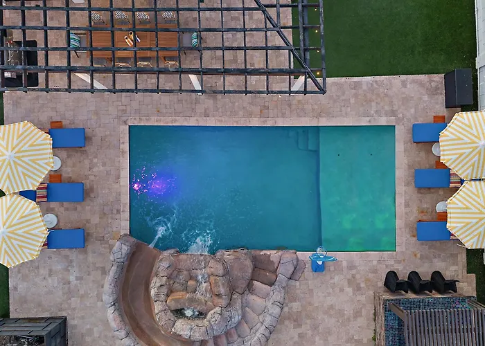 Massive Backyard Heated Pool Games Outdoor Fun Holiday home