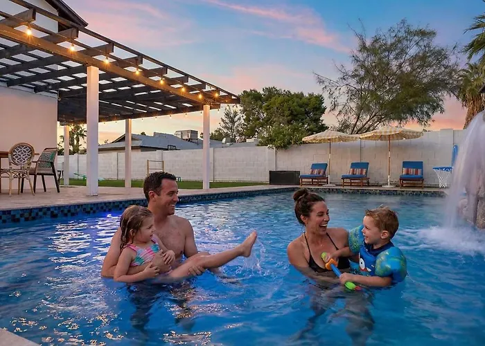 Massive Backyard Heated Pool Games Outdoor Fun Holiday home *