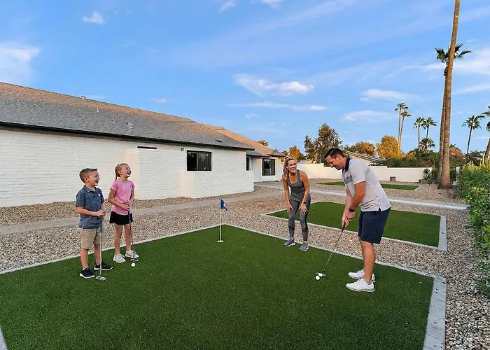 Holiday home Massive Backyard Heated Pool Games Outdoor Fun Phoenix
